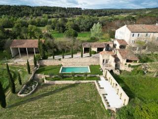 Historic Mansion In Provence Vineyards - 9