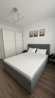 Luna Luxe Apartament - Coresi - 5