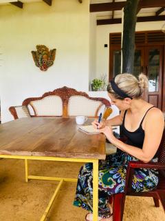 Glossy Lake View - 7