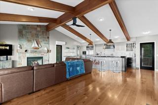 The Sandpiper - Amenity Rich Lake Michigan Front Beach Home - 1