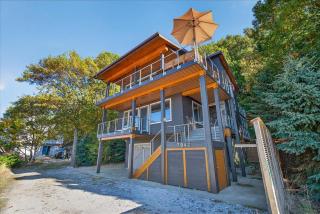 The Sandpiper - Amenity Rich Lake Michigan Front Beach Home - 6