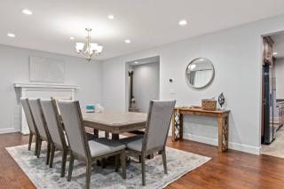 Luxury home w/ yard + parking - 4