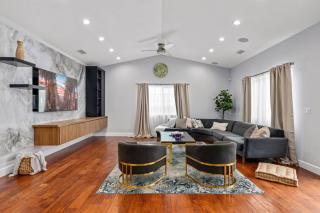 Luxury home w/ yard + parking - 2