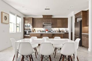 Luxury Mountain View Home w/ large backyard - 3