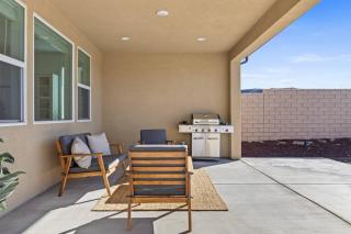 Scenic Mountain View Home with Spacious Yard - 9