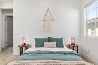 Scenic Mountain View Home with Spacious Yard - 5