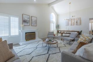 Goode.Homes Hilltop Home w. private pool/spa - 9