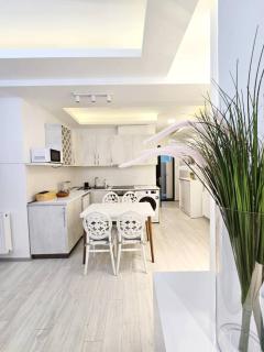 Very central apartment 3 minutes walk to central square, Kolkha Fountain - 8