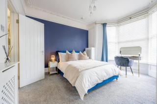 The Middle Hideaway - Chic Double Apartment - 7