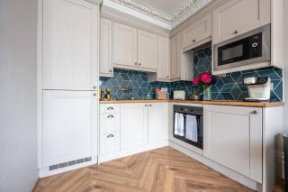 The Middle Hideaway - Chic Double Apartment - 2