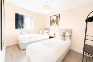 Cardiff 3BR Apartment Contractors Sleeps 8 - 8