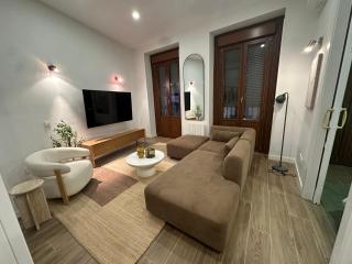 3BR apartment at Puerta del Sol Walk to Plaza Mayor & Gran Vía - 0