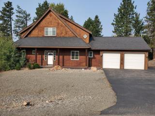 Roslyn Pines - Hot Tub, Spacious Deck, Dogs Welcome - 0