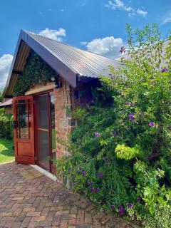 Willow Weir River Cottage - 6