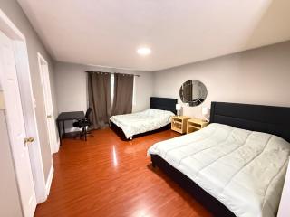 Group Getaway- Large Space- Sleep Up to 10 - 5