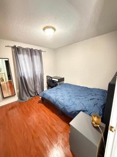 4BR 3 Bath Comfort Home Mississauga - 1