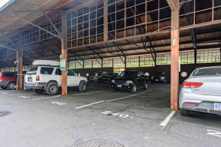 Waterfront Condo, 25ft from riverwalk, Pool & HotTub - 8