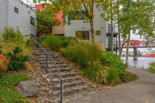 Waterfront Condo, 25ft from riverwalk, Pool & HotTub - 4