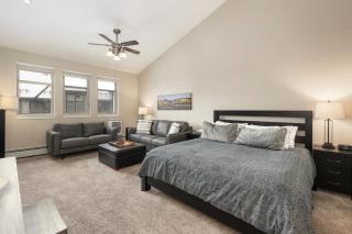 Ski-In / Ski-Out Studio Condo at the base of Winter Park - 8