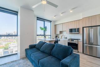 Vibrant 1BR1BA, Pool, Gym, Rooftop, Laundry, Parking - 2