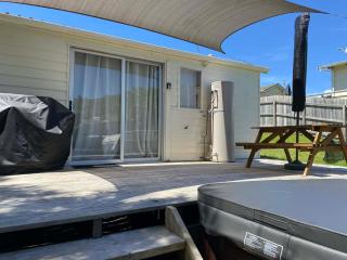 Kiwi Beach Bach - Hot Tub - 2 bed - Whangapoua - 6