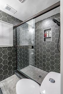 Sleek Urban Getaway Paristown-Highlands-Germantown - 2