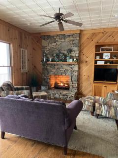 Rocky Top Mountain Getaway - 1