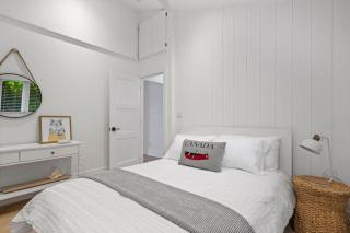 The Big Chill Luxe Lakefront w Hot Tub and Sauna - 9