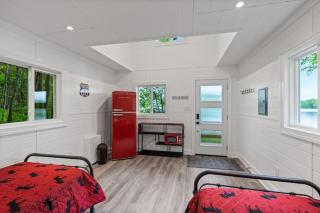 The Big Chill Luxe Lakefront w Hot Tub and Sauna - 6