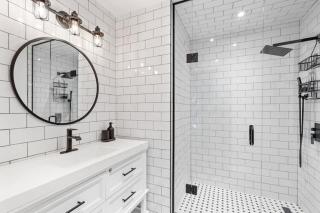 The Big Chill Luxe Lakefront w Hot Tub and Sauna - 2