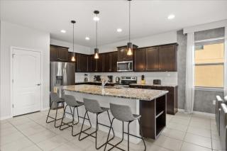 8 Bedroom 6 Bathroom Windsor At Westside 8904Bc - 6