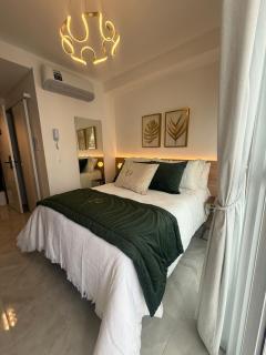 Essenza Manhattan 2 Olive Green Luxury Studio - 0