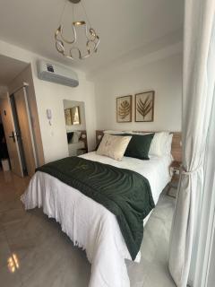 Essenza Manhattan 2 Olive Green Luxury Studio - 2