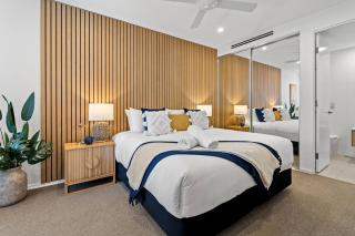 Kirra Coastline Luxury | Oceanfront Level 12| Pool - 1