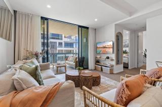 Kirra Coastline Luxury | Oceanfront Level 12| Pool - 6