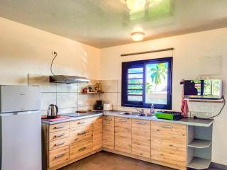 Teahupo'o Lodge Tahiti - Fare Terre et Mer - climatisé - canoe et paddle - 4