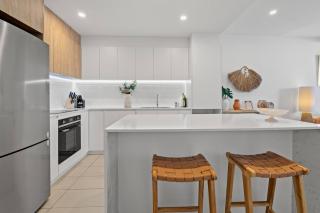 Kirra Coastline Luxury | Oceanfront Level 12| Pool - 4