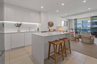 Kirra Coastline Luxury | Oceanfront Level 12| Pool - 5