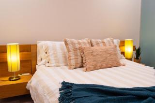 Santorini Vibes- Luxury Perth CBD - 7