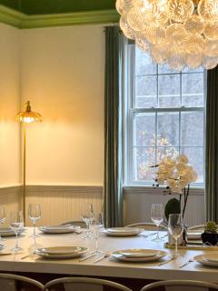 6000sf Luxe Estate Pond|Tennis|Sauna|Hottub|Movie - 6