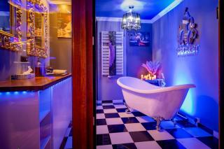 Grey Champagne Spa by Secret Apartament - 9