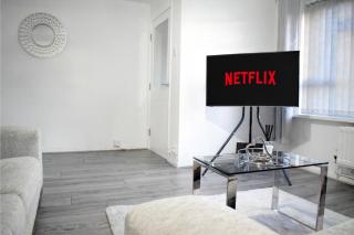 Spacious 3-Bed Near New Cross Hospital WV10 - 6