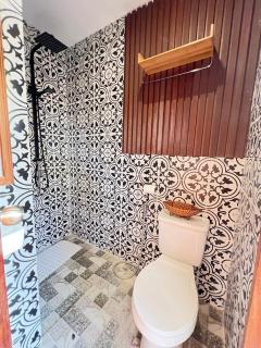 Tahum Lake Resort - 8