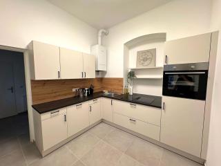 Bright Rooms, 6 Minutes to Metro U3 - 4