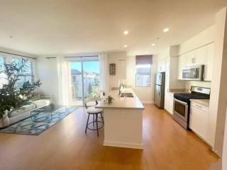 Stylish 2BR Foothill Escape in Irvine - 7
