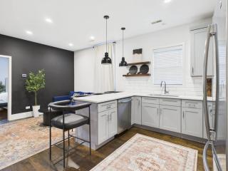 King Bed with Chefs Kitchen and Free Parking - Pets OK - 8