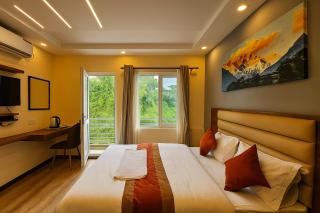 Royal Chamber Rooms Restaurant & Rooftop Bar - Near Pashupatinath & Airport - 7