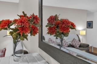 3BR • Pet Friendly + Fireplace • Near Caesars - 1