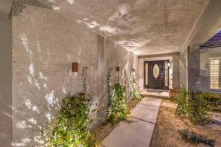 Sunset Swim, Luxury Vegas Villa with Pool, Hot Tub - 7