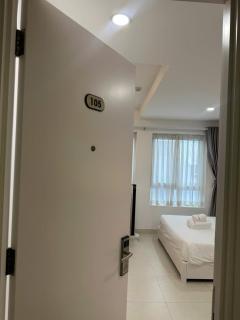 Royal Crown Hotel - 9